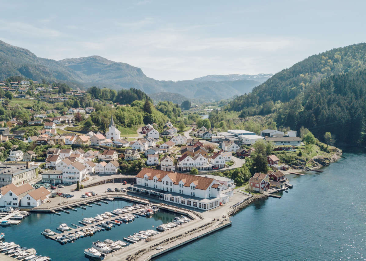Ryfylke Fjordhotell tatt fra luft med drone